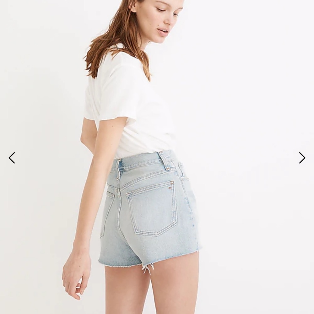 Madewell Momjean Short Short in Fitzgerald Wash - Picture 2 of 4